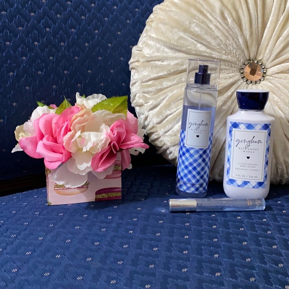 Bath & Body Works Other - BATH & BODY WORKS SET. . . GINGHAM SCENT